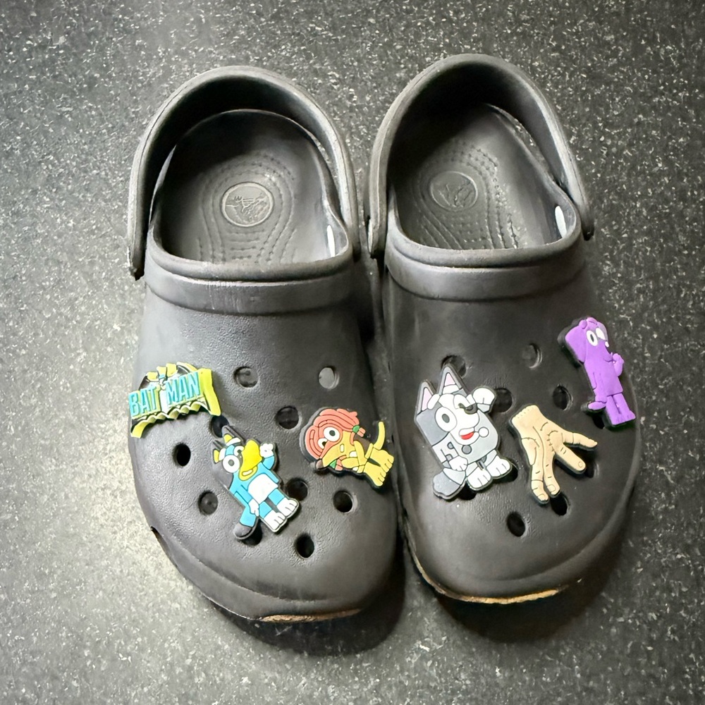 Kids Black Clogs with Bluey Charms